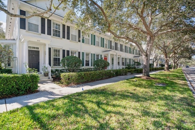 Photo - 329 Legare Ct Townhome