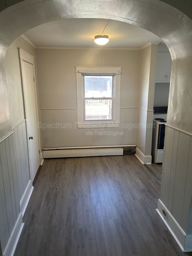 Building Photo - 45 Elm St