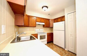 Building Photo - 5630 Ringwood Dr