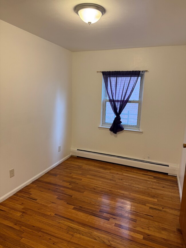 Foto del edificio - 8404 Glenwood Rd