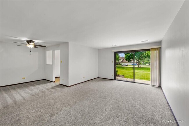 Foto del edificio - 877 E Carriage Ln