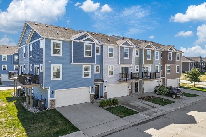 Foto principal - 2526 NW Lois Ln