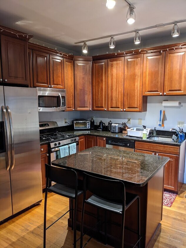Foto principal - 18 Otis St