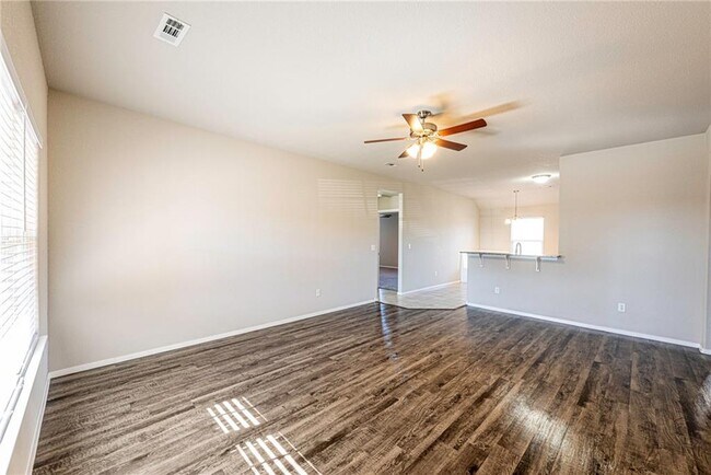 Foto del edificio - 2304 Maplewood Ave.