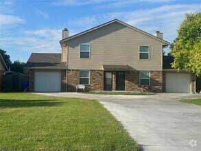 Building Photo - 226 Skylark Ct
