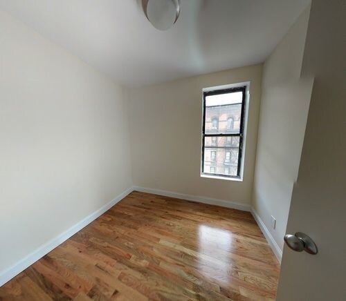 Building Photo - 200 W 80th St