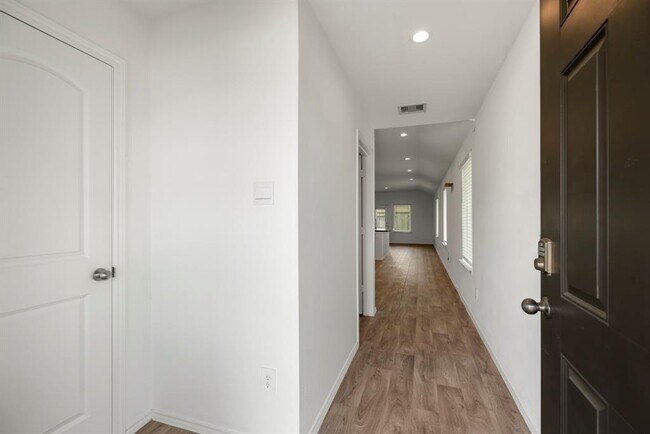 Foto del edificio - 5451 Tuscany Hills Ln