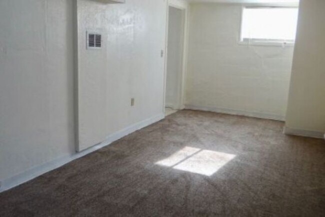Foto del edificio - 739 Custer Ave