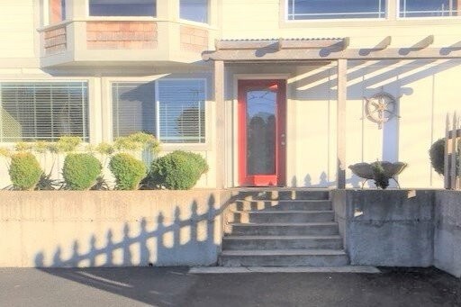 Primary Photo - 125 Bay St