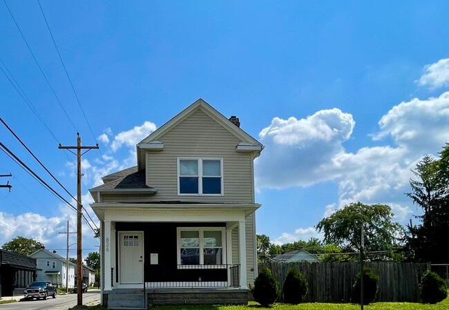 Building Photo - 826 S 18th St