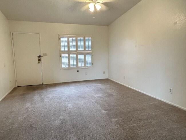 Foto del edificio - 2 Bedroom, 2 Bathroom Updated Condo