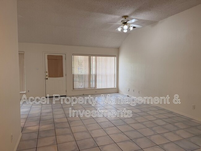Building Photo - 6617 N 40th St
