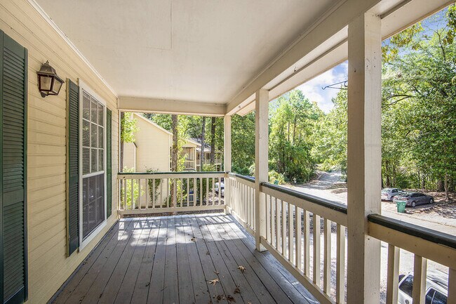 Foto del edificio - 5382 Rosedown Ct