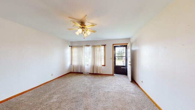 Building Photo - 3 bedroom ranch in Ontario