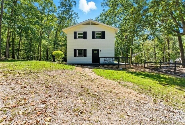 Building Photo - 96 Collins Rd