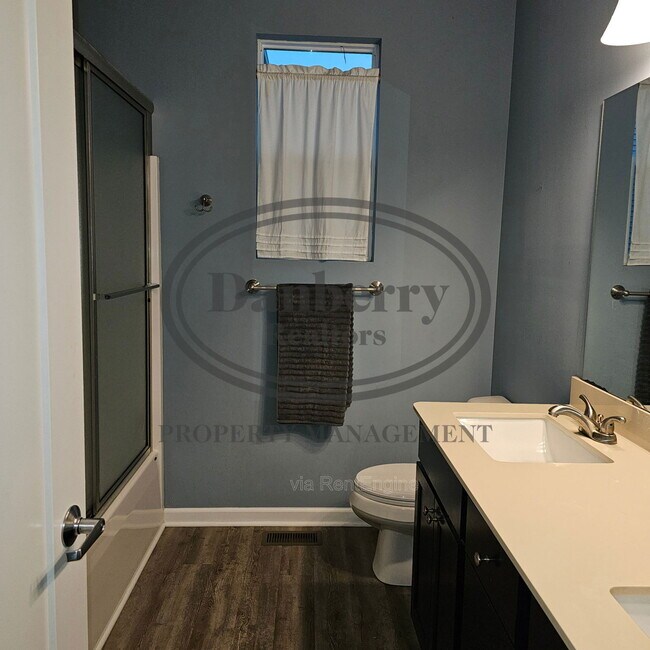 Building Photo - 6625 Wesley Dr