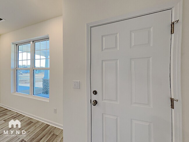 Building Photo - 354 Rayland St