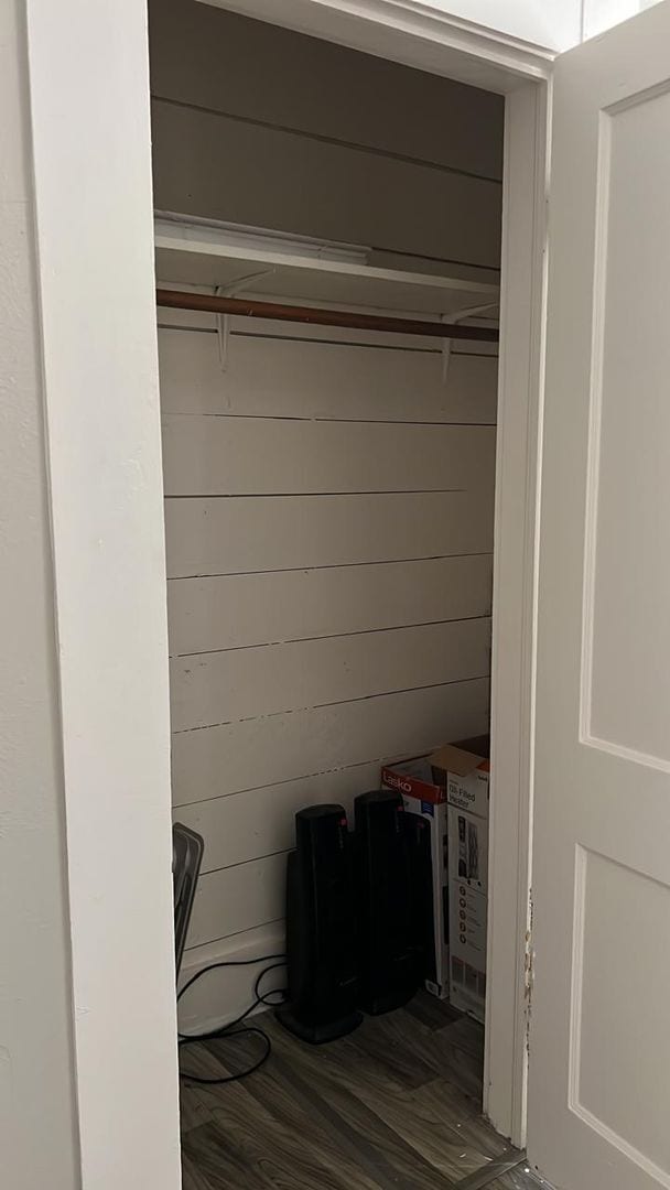 Building Photo - This recently updated 1 bedroom 1 bath hom...