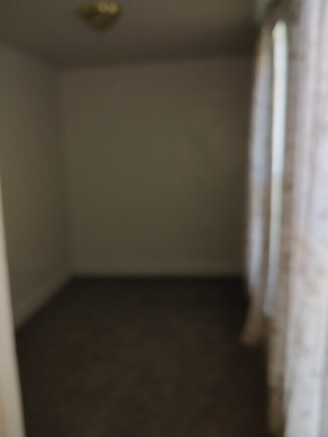 Upstairs bedroom - 409 Michigan St