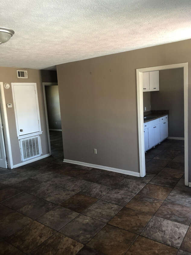 Foto principal - 201 Lynn Ln