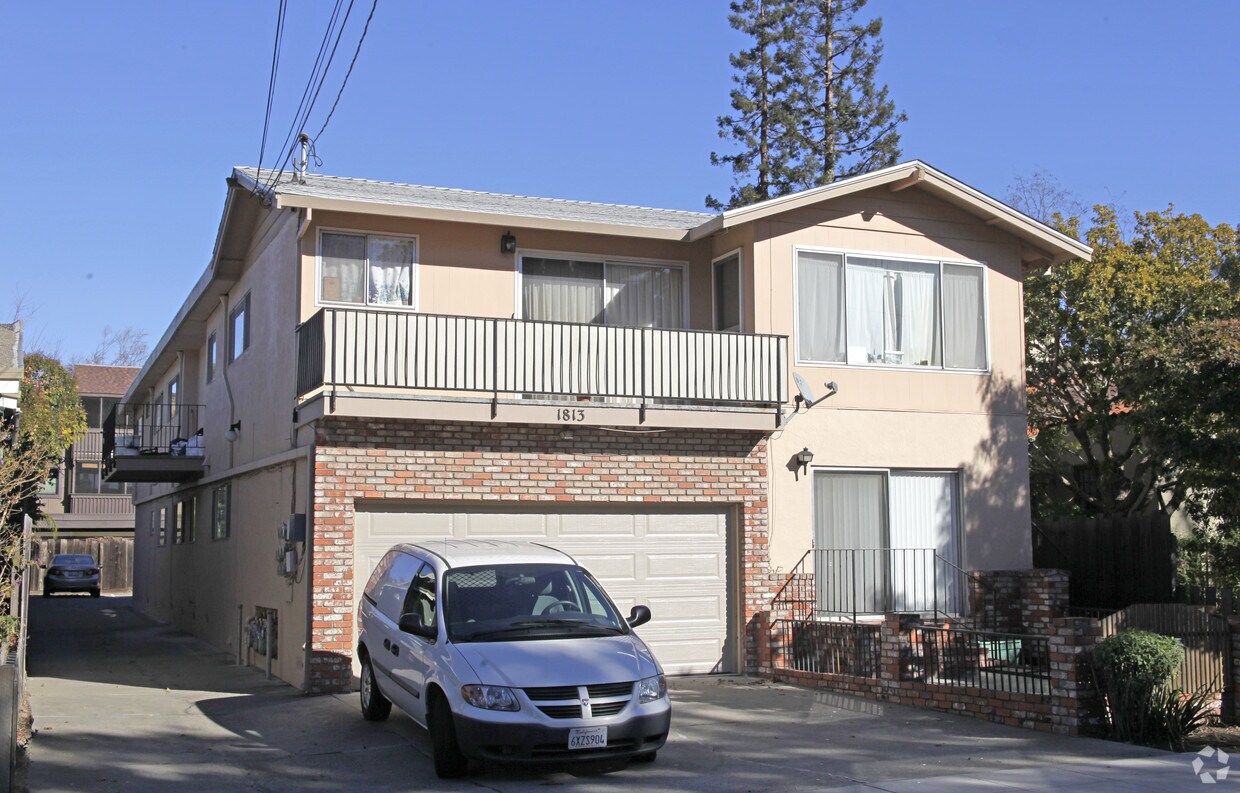 Primary Photo - 1813 Alameda Ave
