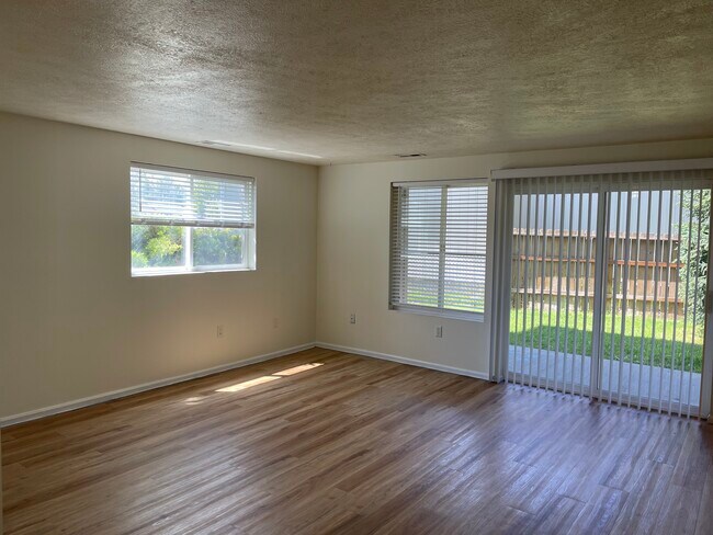 Foto del edificio - 8948 N Pamela St