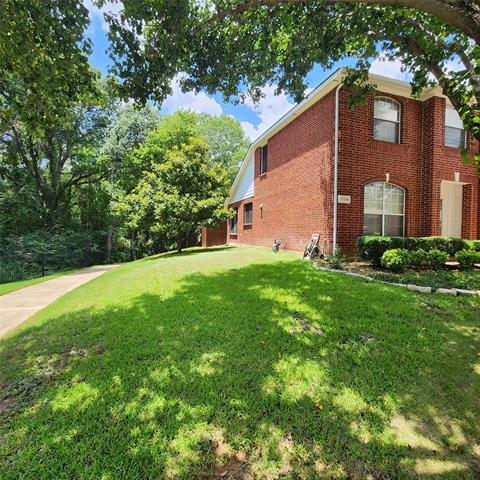 Foto del edificio - 1104 Summerbrook Dr