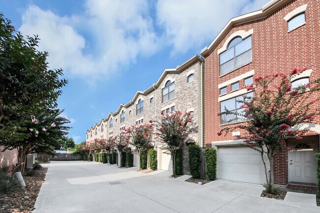 Foto del edificio - 8715 Meadowcroft Dr