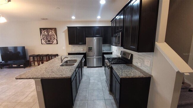 Foto del edificio - 15711 Kinnow Mandarin Ln