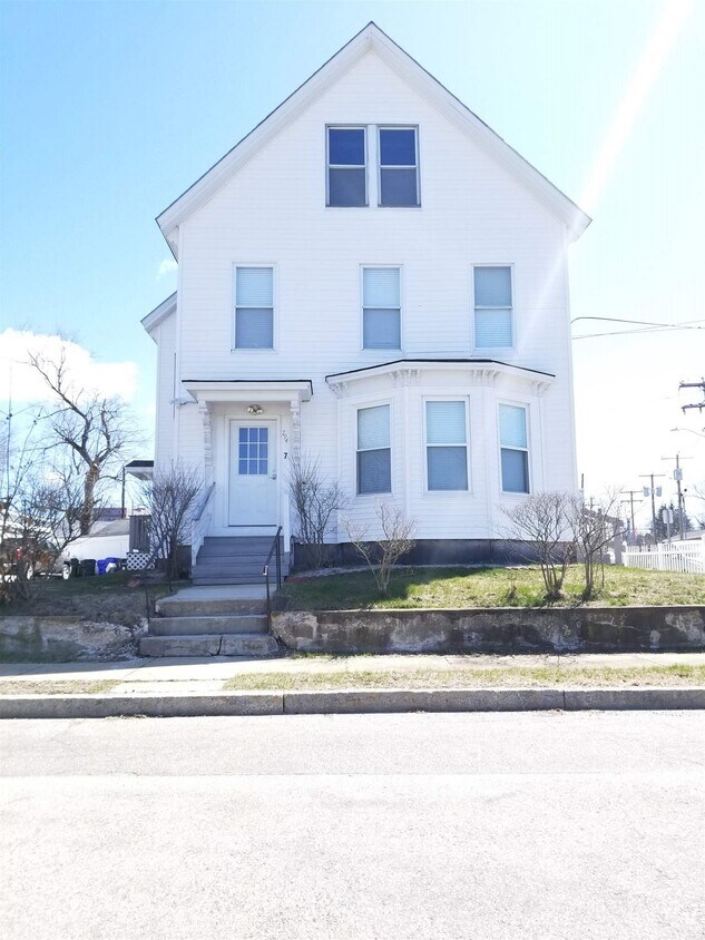 Foto principal - 792 Grove St