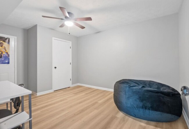 Building Photo - 136 Brooks Rd