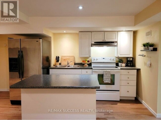 Building Photo - 5854 Delle Donne Dr