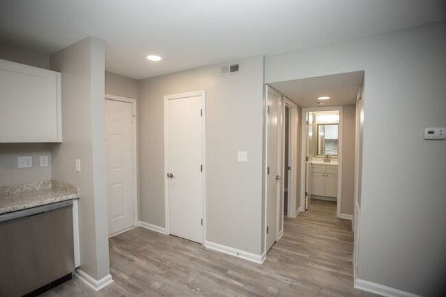 Foto del edificio - 632 N Wendover Rd