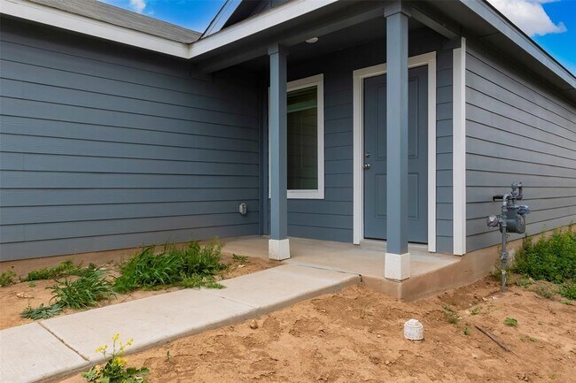 Foto del edificio - 611 Whoopers Lp