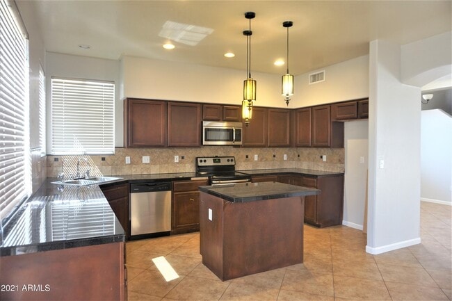 Building Photo - 1319 E Cathedral Rock Dr