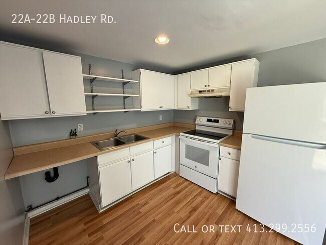 Foto del edificio - 22A-22B Hadley Rd.-
