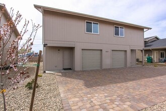 Building Photo - 8559 Spouse Dr