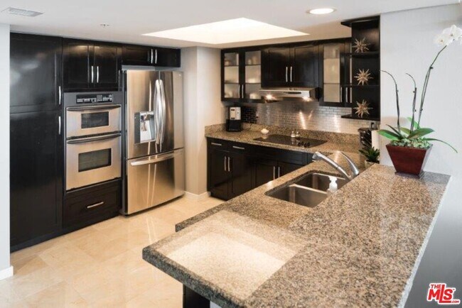 Foto del edificio - 13700 Marina Pointe Dr