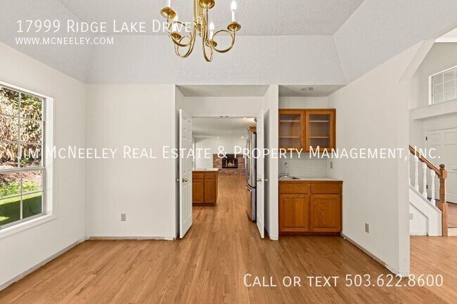 Building Photo - 17999 Ridge Lake Dr
