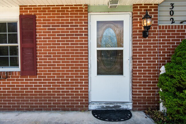 Building Photo - 302 Candle Lake Dr