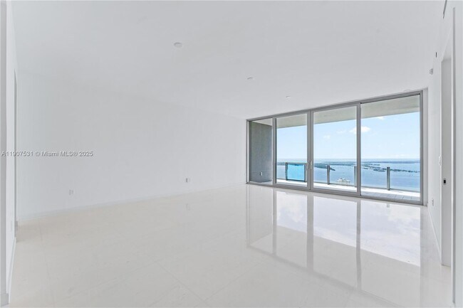Building Photo - 300 Biscayne Blvd Way