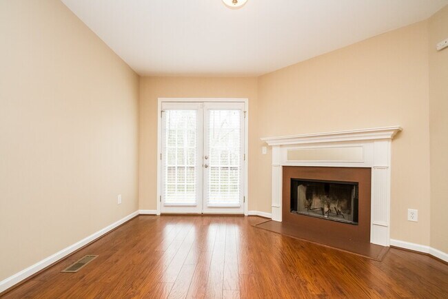 Foto del edificio - 1549 Bridgecrest Dr