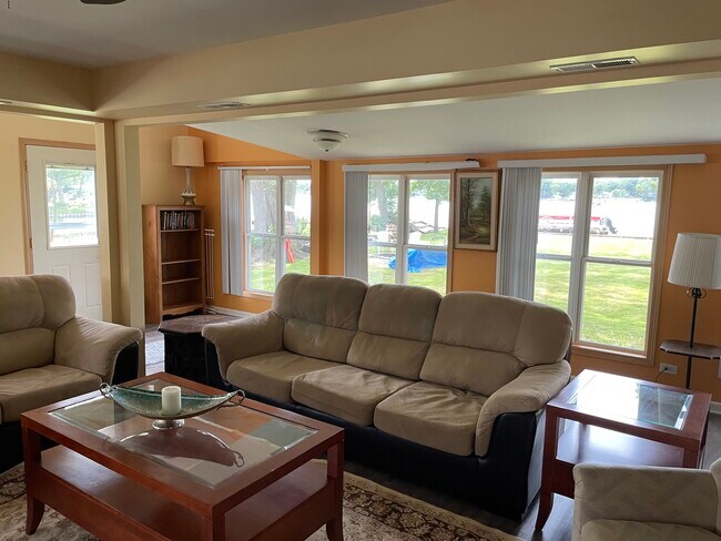 Licing - 42430 N Witt Rd