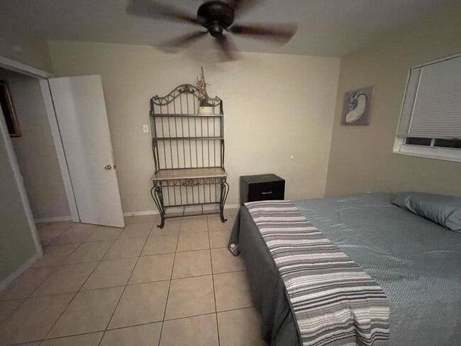 Photo - 198 SW 15th St House