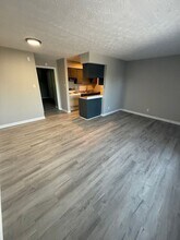 Building Photo - 2021 Cambridge Dr