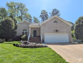 Building Photo - 4980 Westmoreland Dr