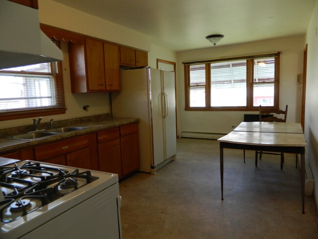 Building Photo - 4379 Hirschberg Ave