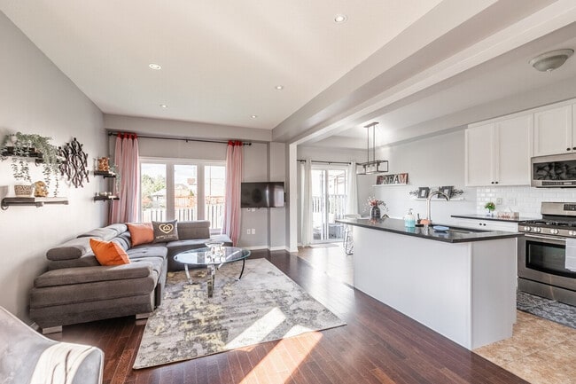 Building Photo - 825 N Service Rd