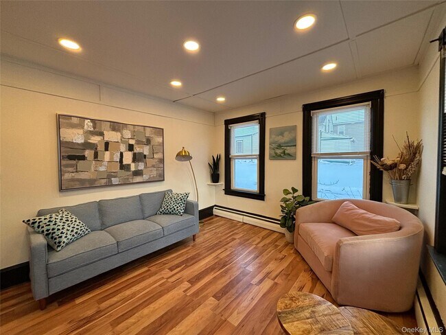 Foto del edificio - 7714 Main St