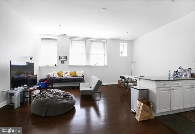 Foto del edificio - 1001-13 Chestnut St